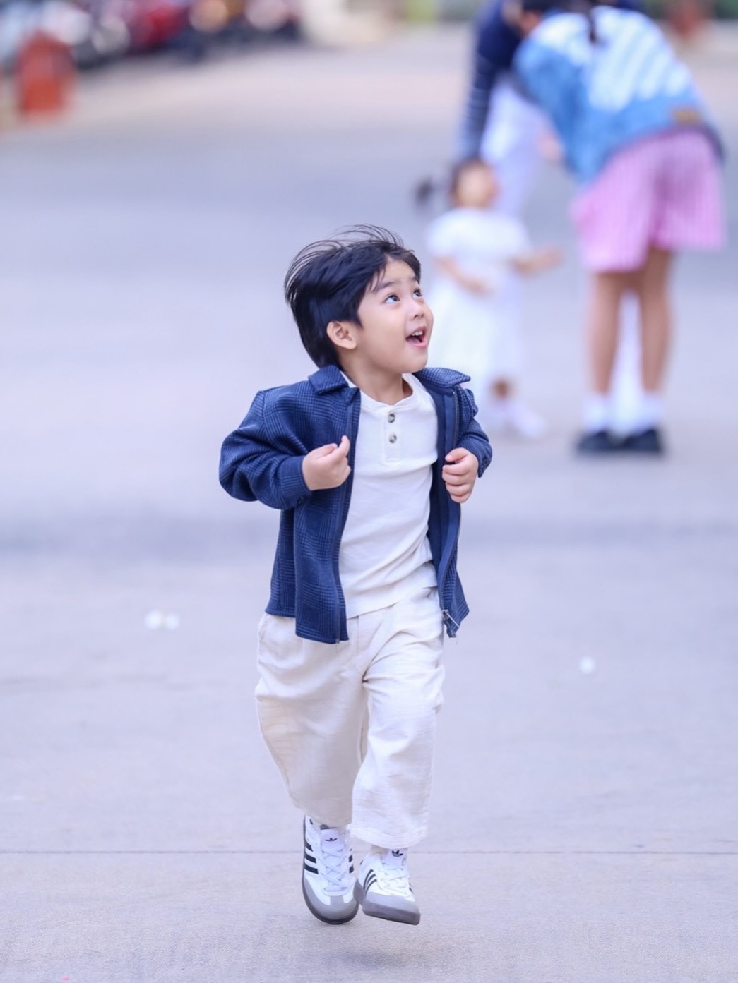 จุ๋ย - วรัทยา นิลคูหา