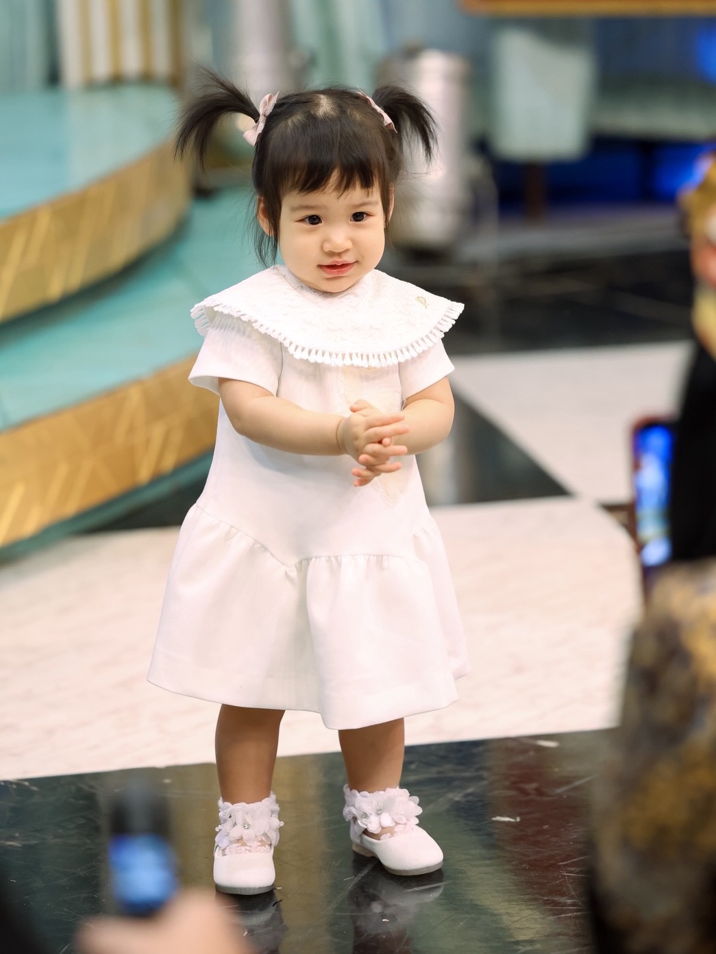 จุ๋ย - วรัทยา นิลคูหา