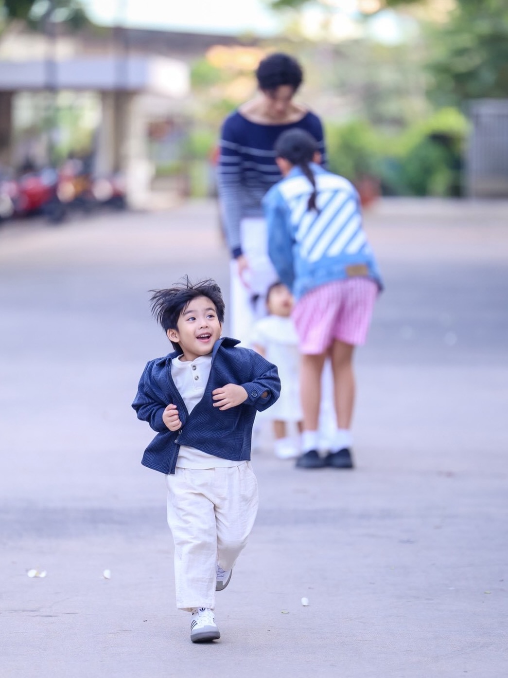 จุ๋ย - วรัทยา นิลคูหา