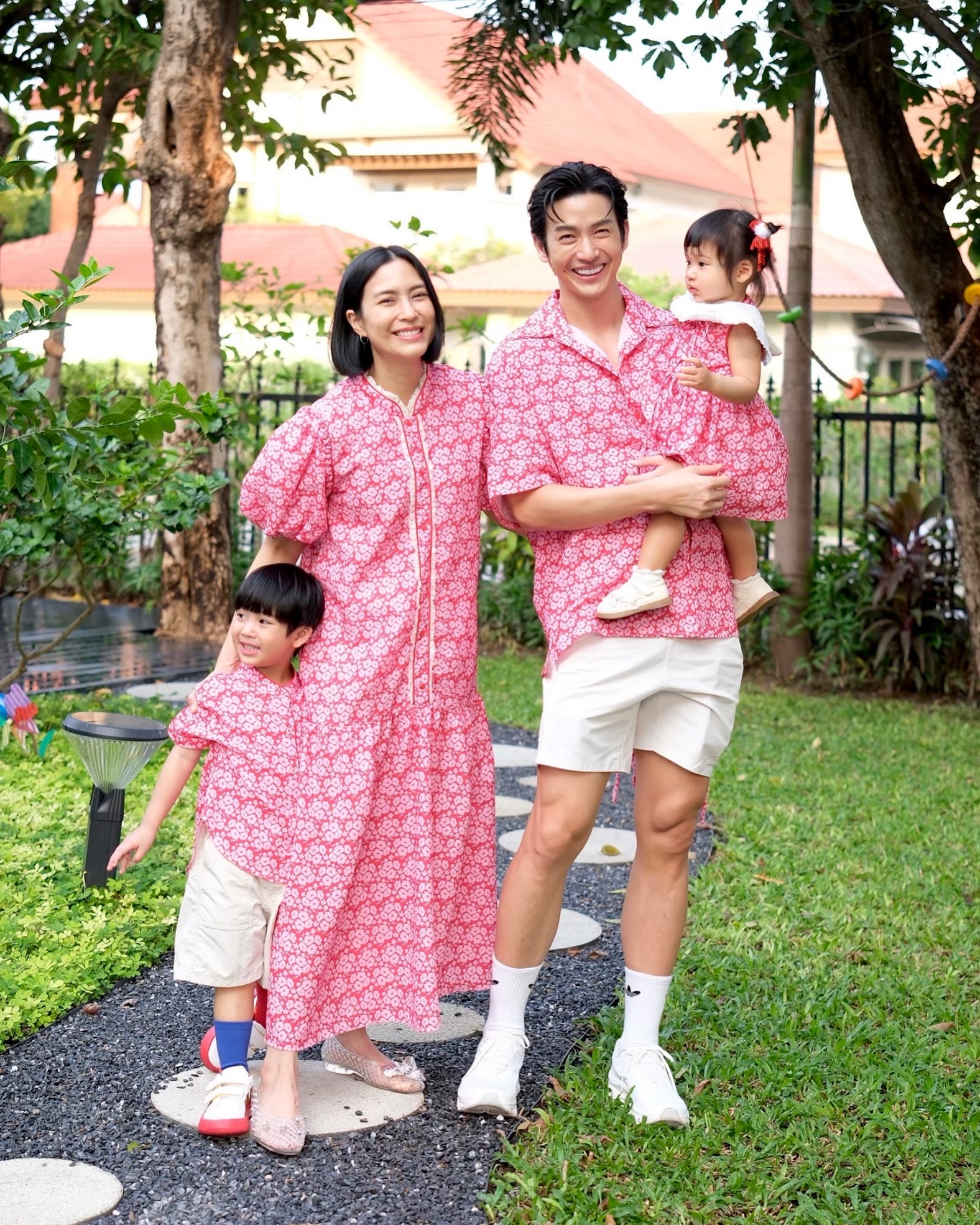จุ๋ย - วรัทยา นิลคูหา