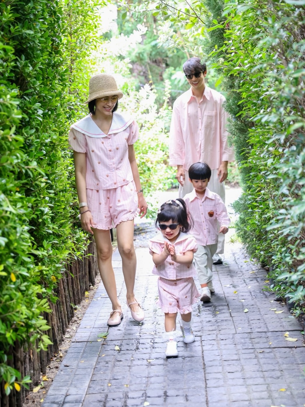 จุ๋ย - วรัทยา นิลคูหา