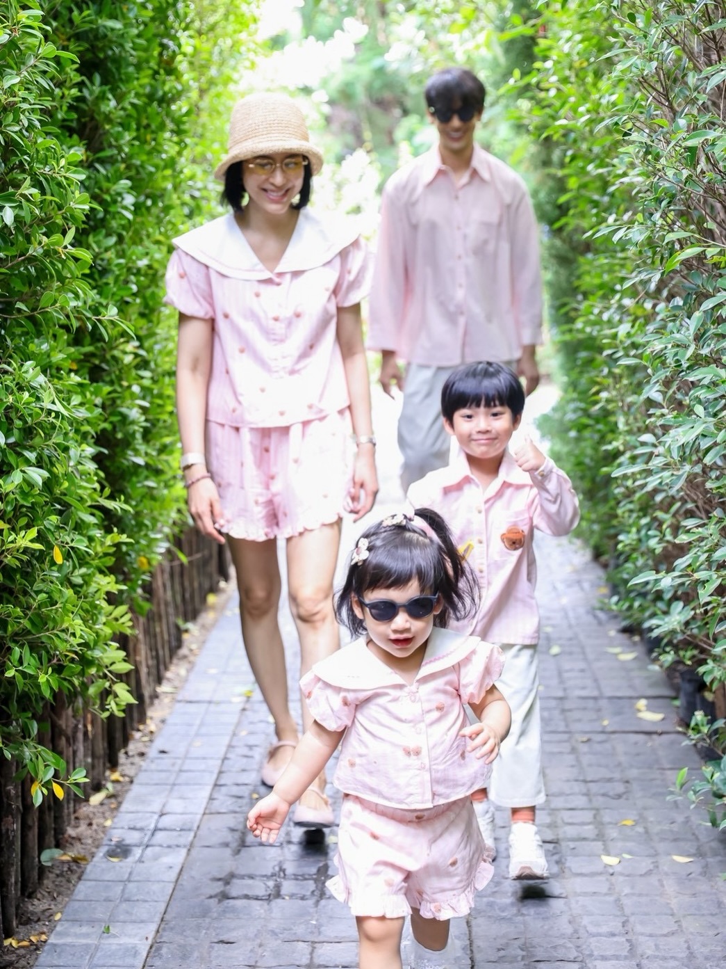 จุ๋ย - วรัทยา นิลคูหา