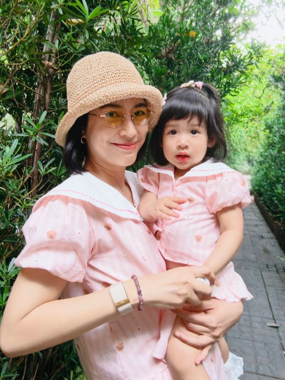 จุ๋ย - วรัทยา นิลคูหา