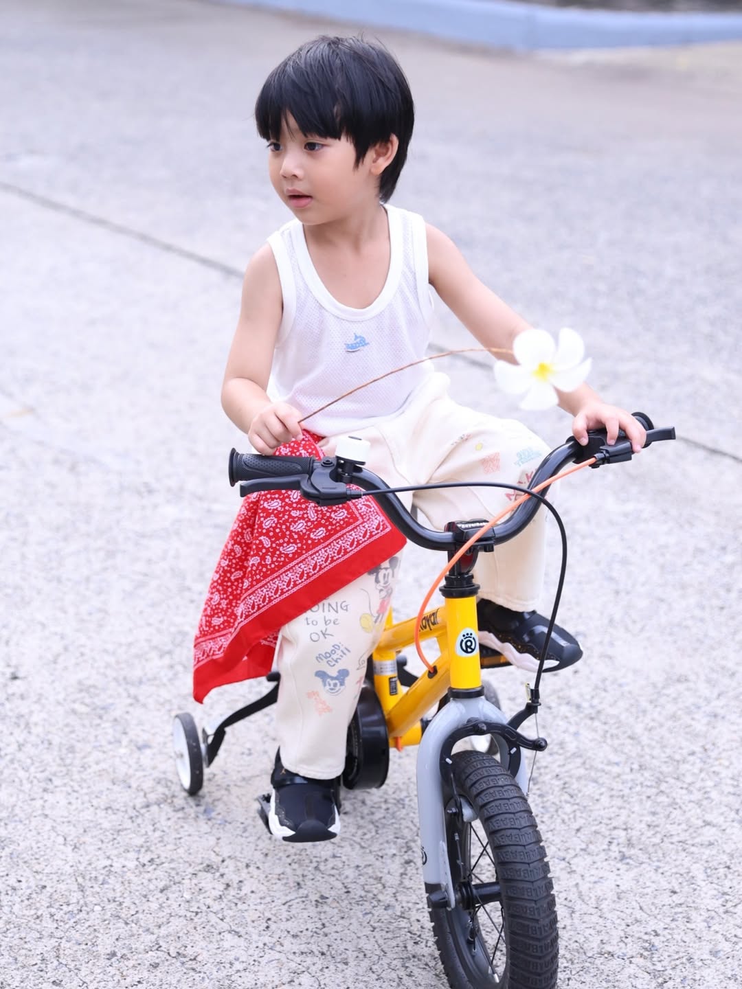 จุ๋ย - วรัทยา นิลคูหา