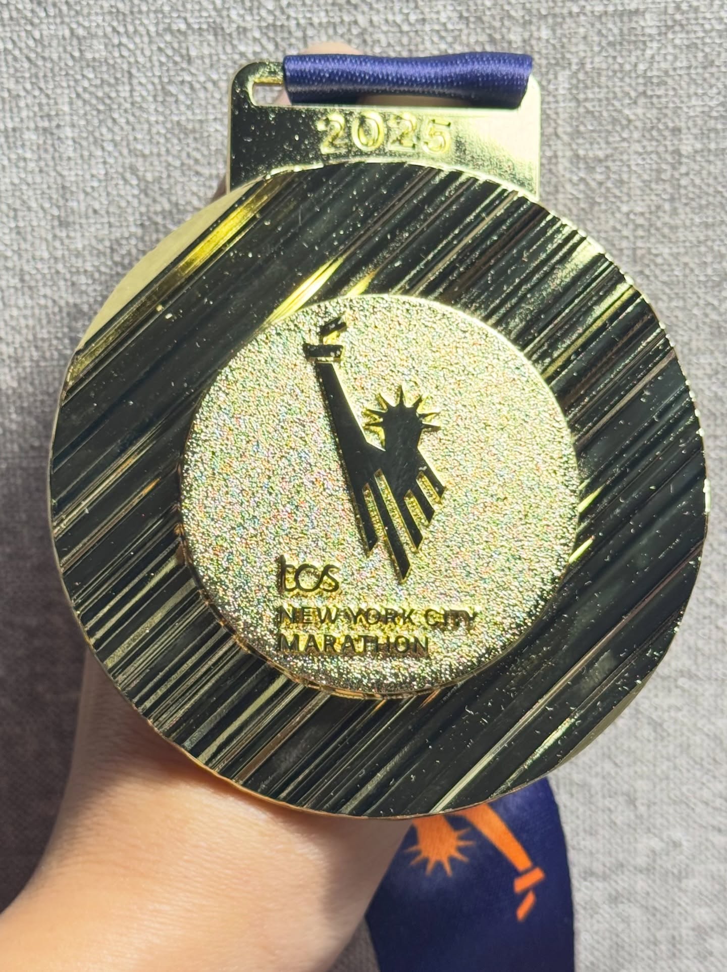 จั๊กจั่น - อคัมย์สิริ สุวรรณศุข