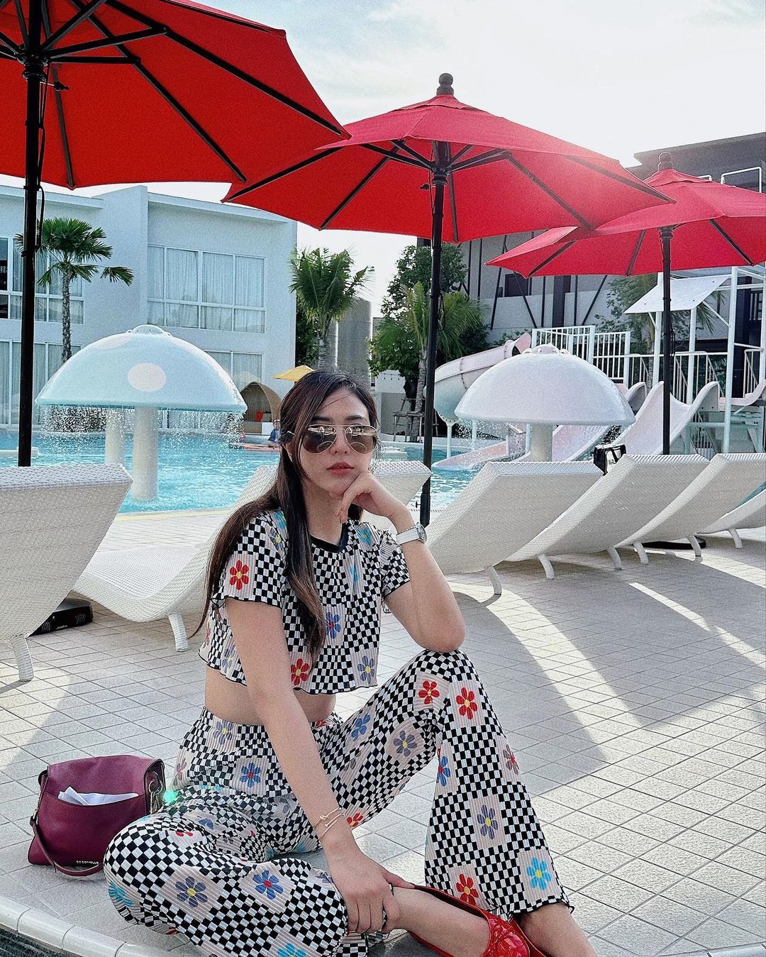 น้ำหวาน - รักษ์ณภัค วงศ์ธนทัศน์