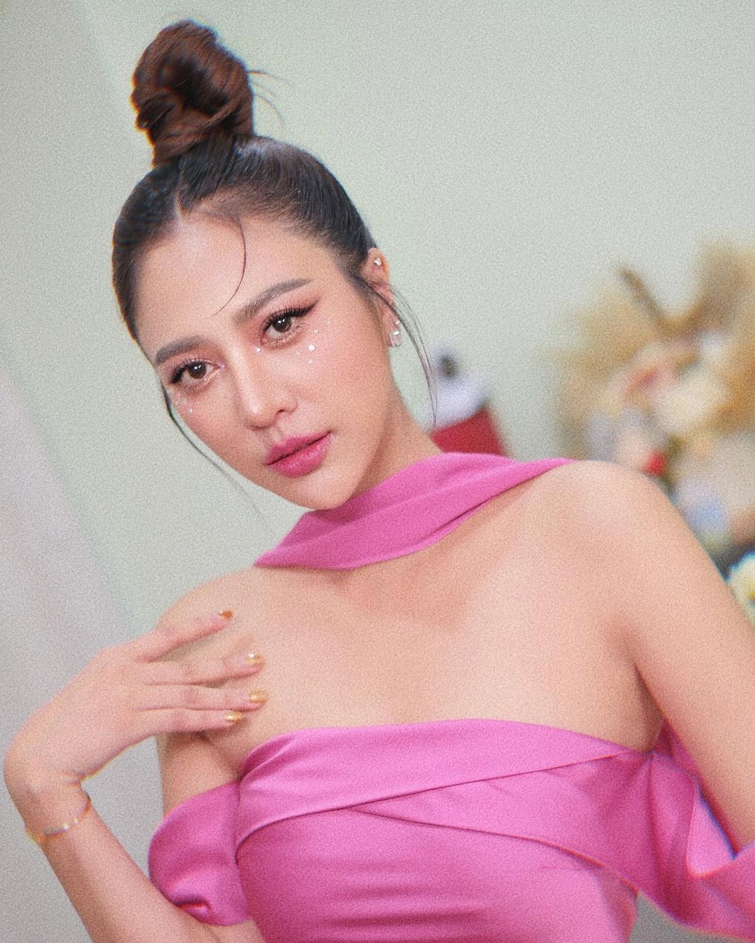 น้ำหวาน - รักษ์ณภัค วงศ์ธนทัศน์