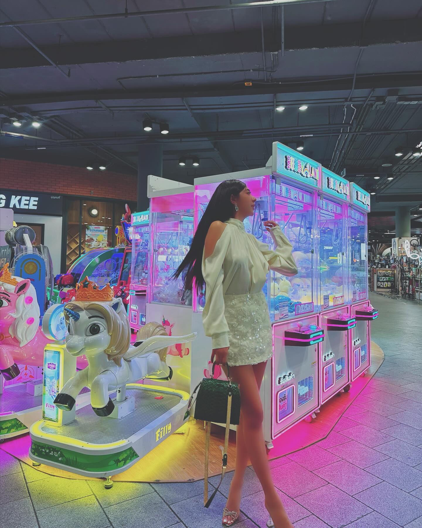 น้ำหวาน - รักษ์ณภัค วงศ์ธนทัศน์