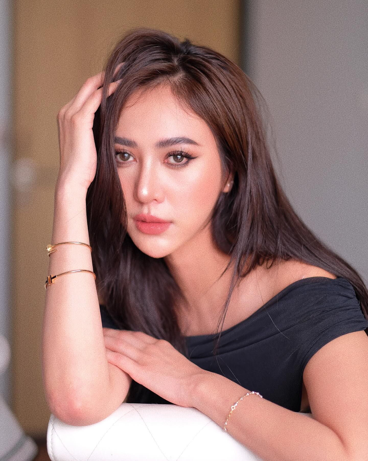 น้ำหวาน - รักษ์ณภัค วงศ์ธนทัศน์