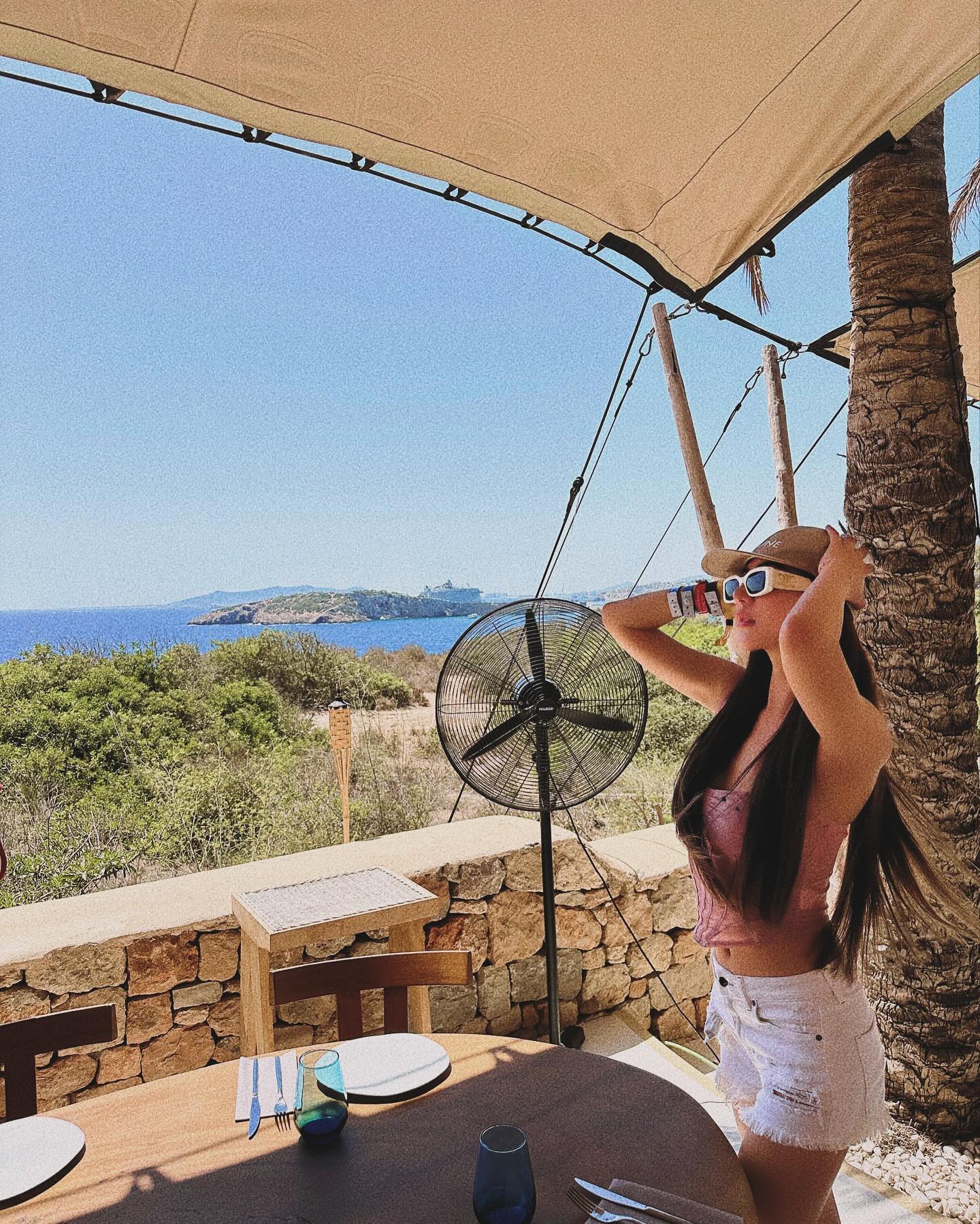 น้ำหวาน - รักษ์ณภัค วงศ์ธนทัศน์