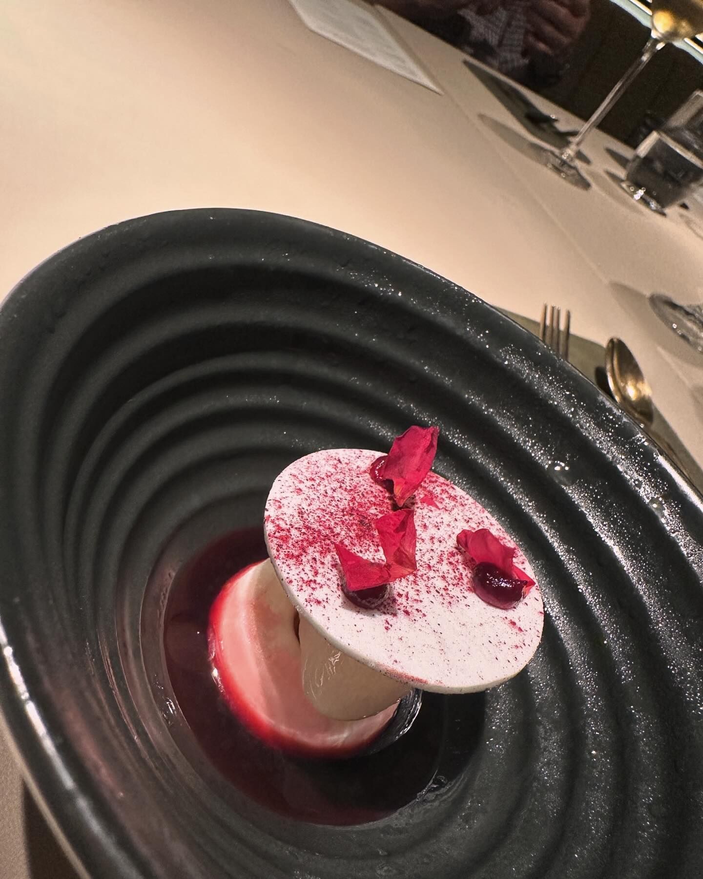 น้ำหวาน - รักษ์ณภัค วงศ์ธนทัศน์