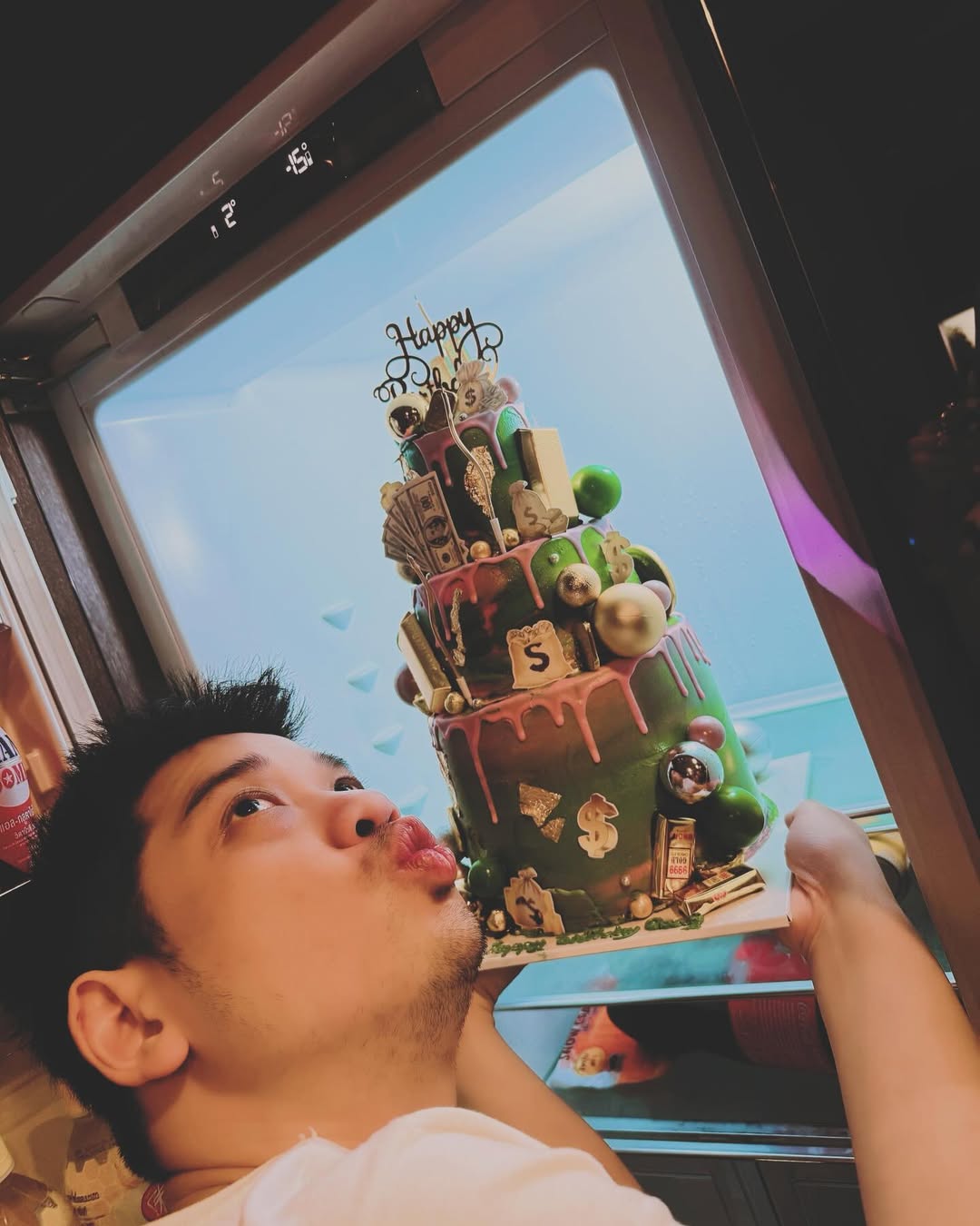 น้ำหวาน - รักษ์ณภัค วงศ์ธนทัศน์