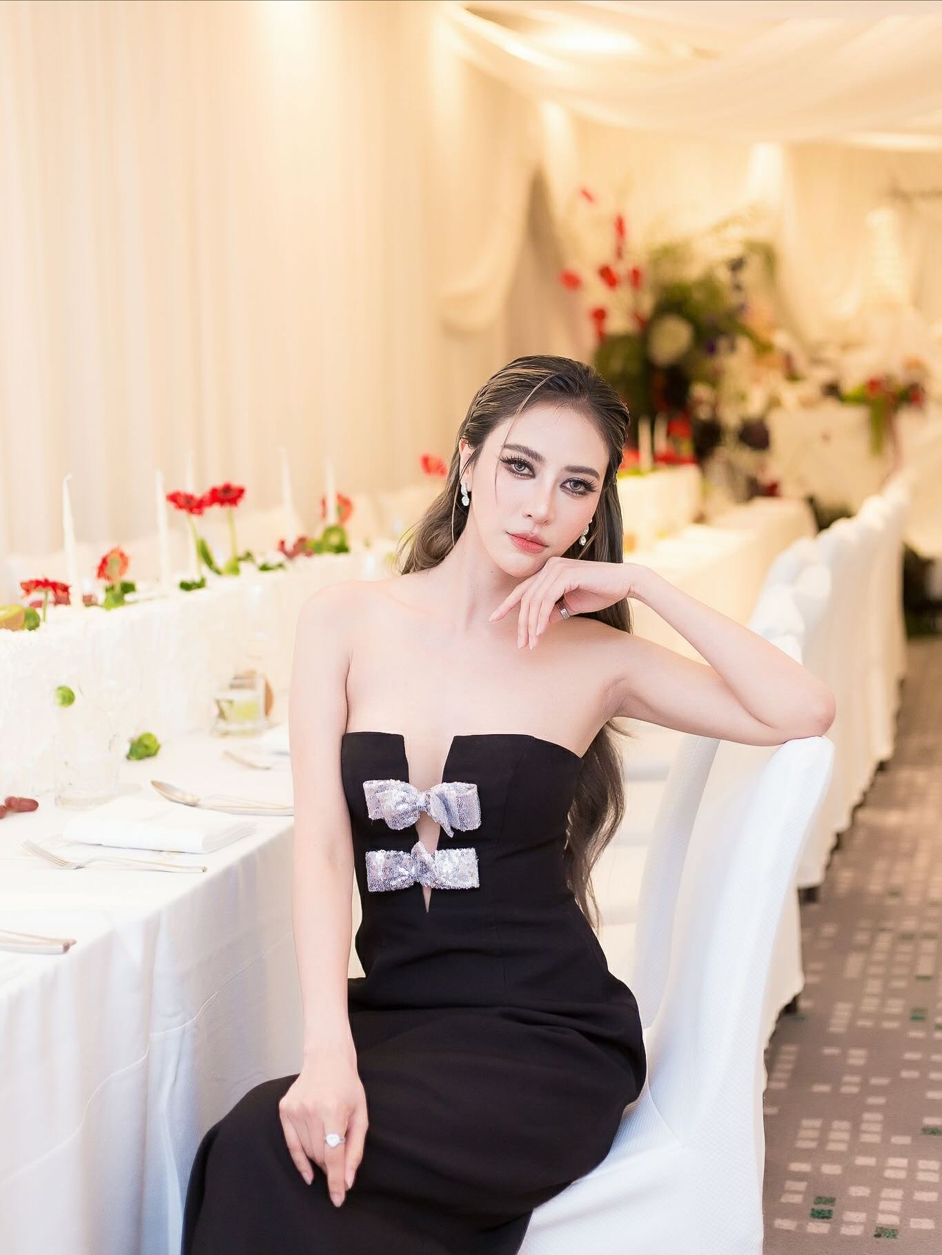 น้ำหวาน - รักษ์ณภัค วงศ์ธนทัศน์