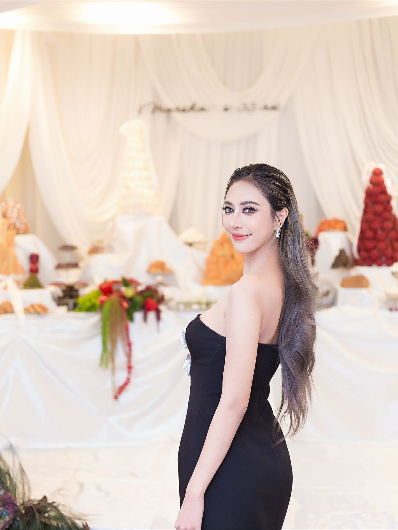 น้ำหวาน - รักษ์ณภัค วงศ์ธนทัศน์