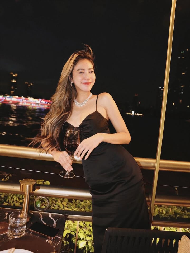 น้ำหวาน - รักษ์ณภัค วงศ์ธนทัศน์