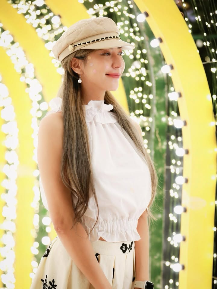 น้ำหวาน - รักษ์ณภัค วงศ์ธนทัศน์