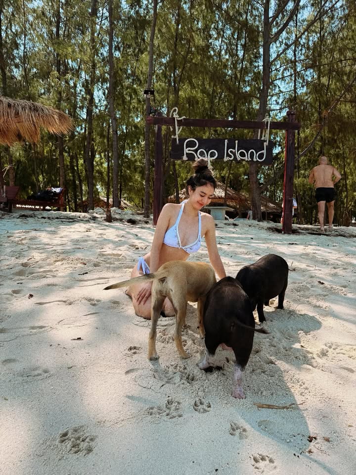 น้ำหวาน - รักษ์ณภัค วงศ์ธนทัศน์