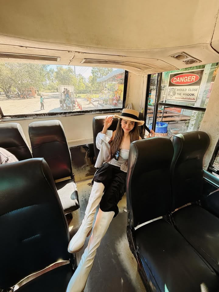 น้ำหวาน - รักษ์ณภัค วงศ์ธนทัศน์