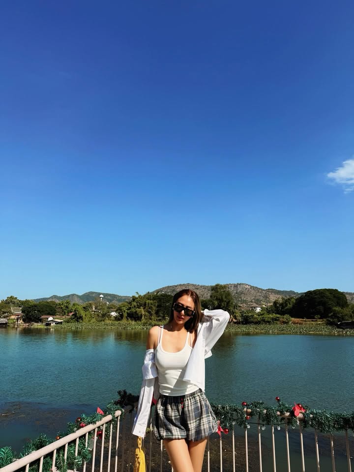 น้ำหวาน - รักษ์ณภัค วงศ์ธนทัศน์