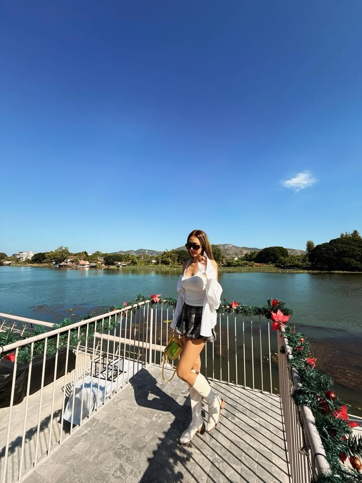 น้ำหวาน - รักษ์ณภัค วงศ์ธนทัศน์