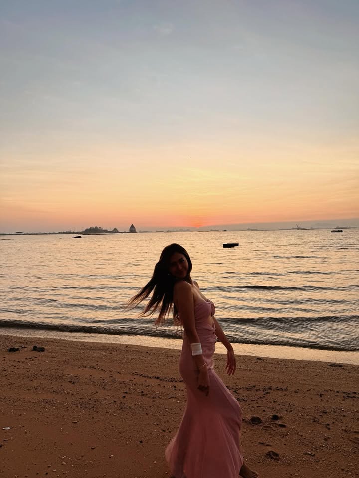 น้ำหวาน - รักษ์ณภัค วงศ์ธนทัศน์