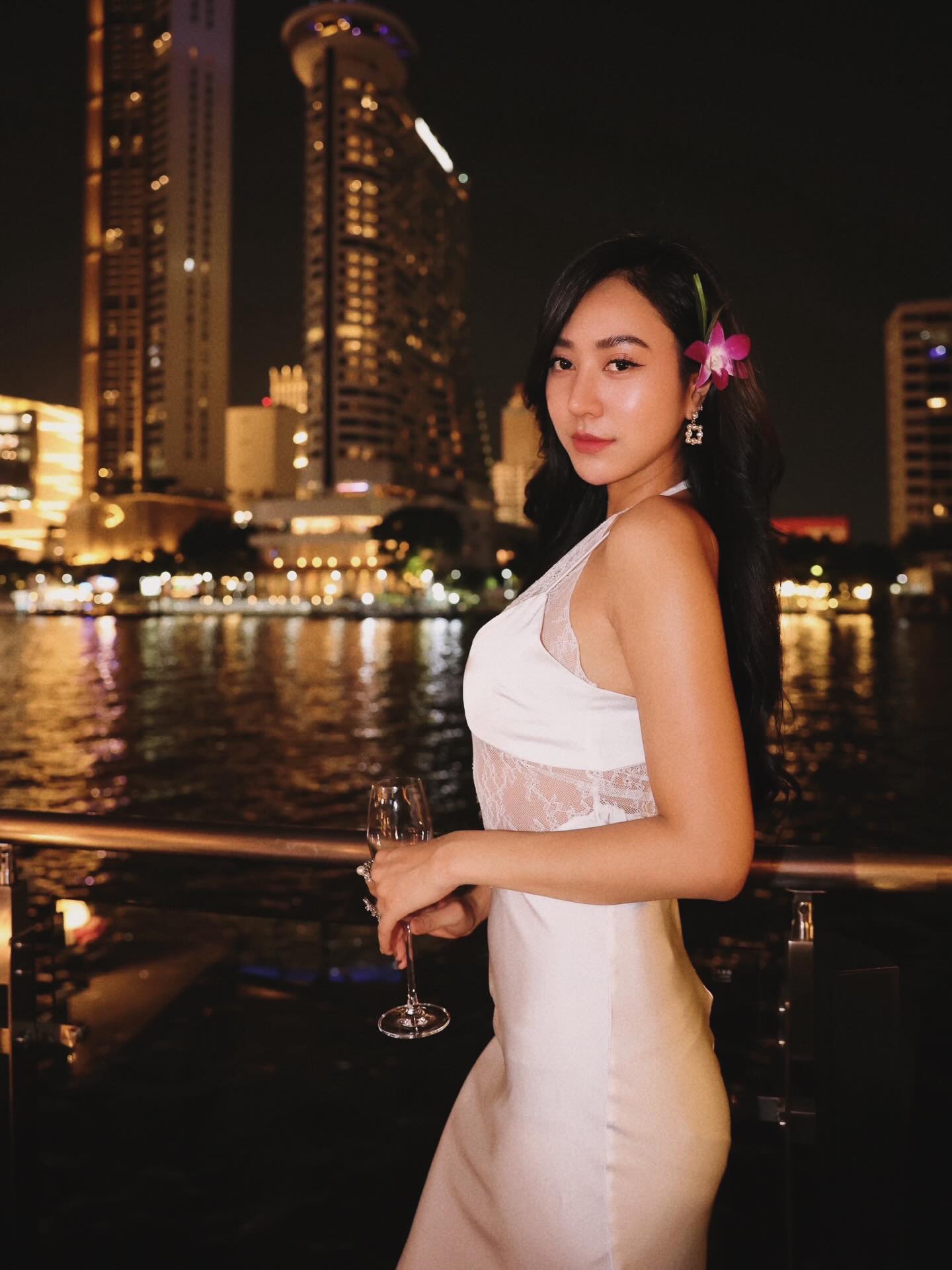 น้ำหวาน - รักษ์ณภัค วงศ์ธนทัศน์