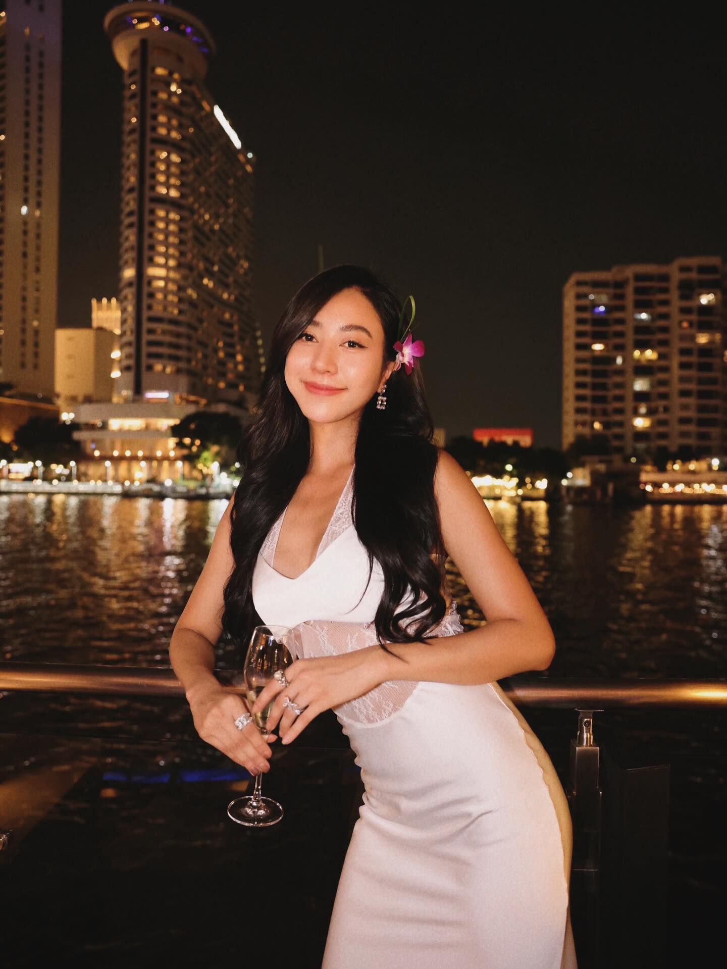 น้ำหวาน - รักษ์ณภัค วงศ์ธนทัศน์