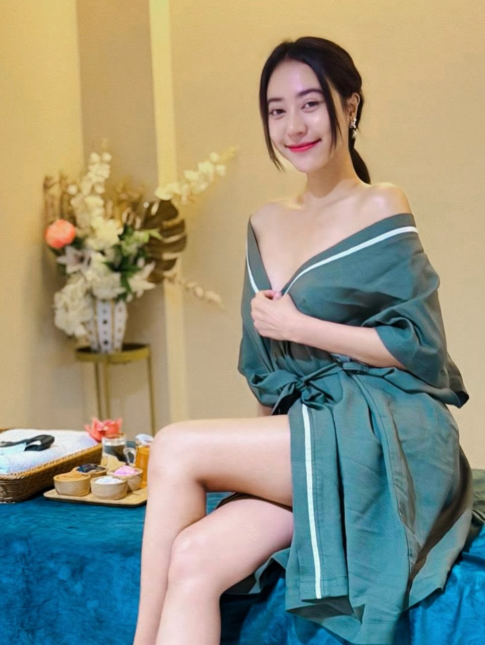 น้ำหวาน - รักษ์ณภัค วงศ์ธนทัศน์