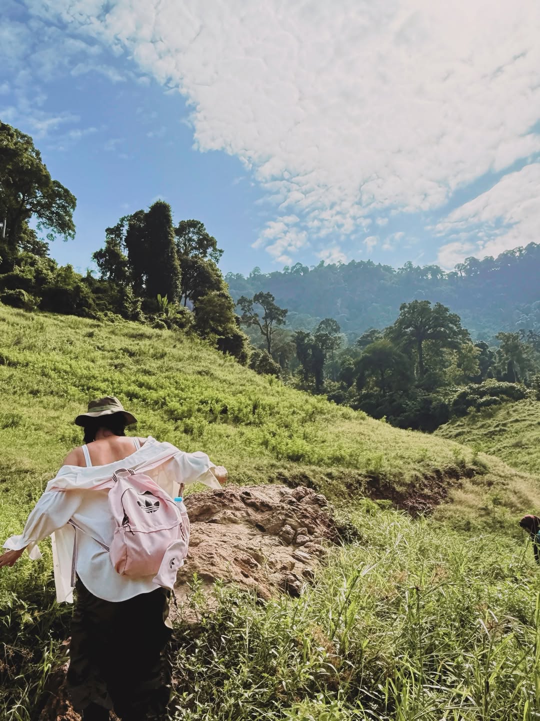 น้ำหวาน - รักษ์ณภัค วงศ์ธนทัศน์