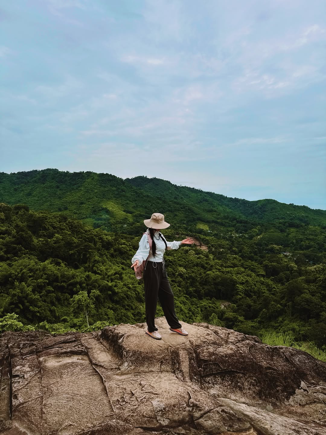 น้ำหวาน - รักษ์ณภัค วงศ์ธนทัศน์
