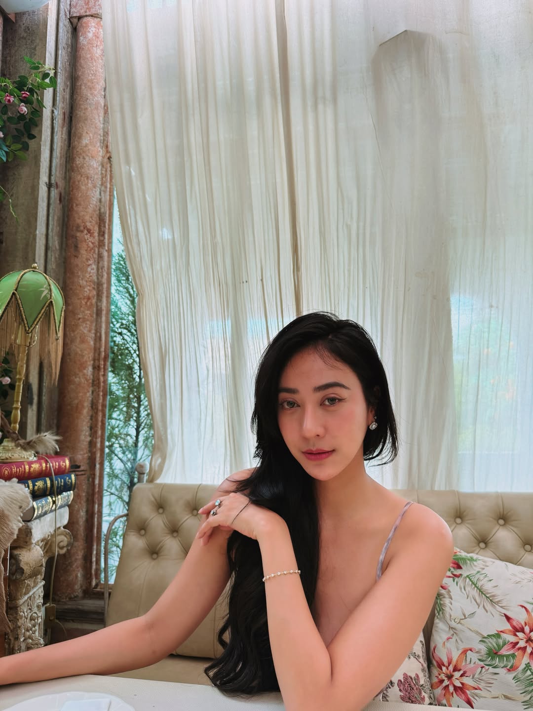 น้ำหวาน - รักษ์ณภัค วงศ์ธนทัศน์