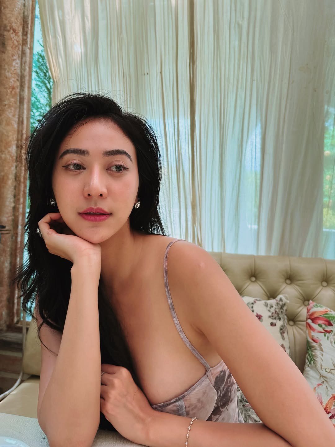น้ำหวาน - รักษ์ณภัค วงศ์ธนทัศน์