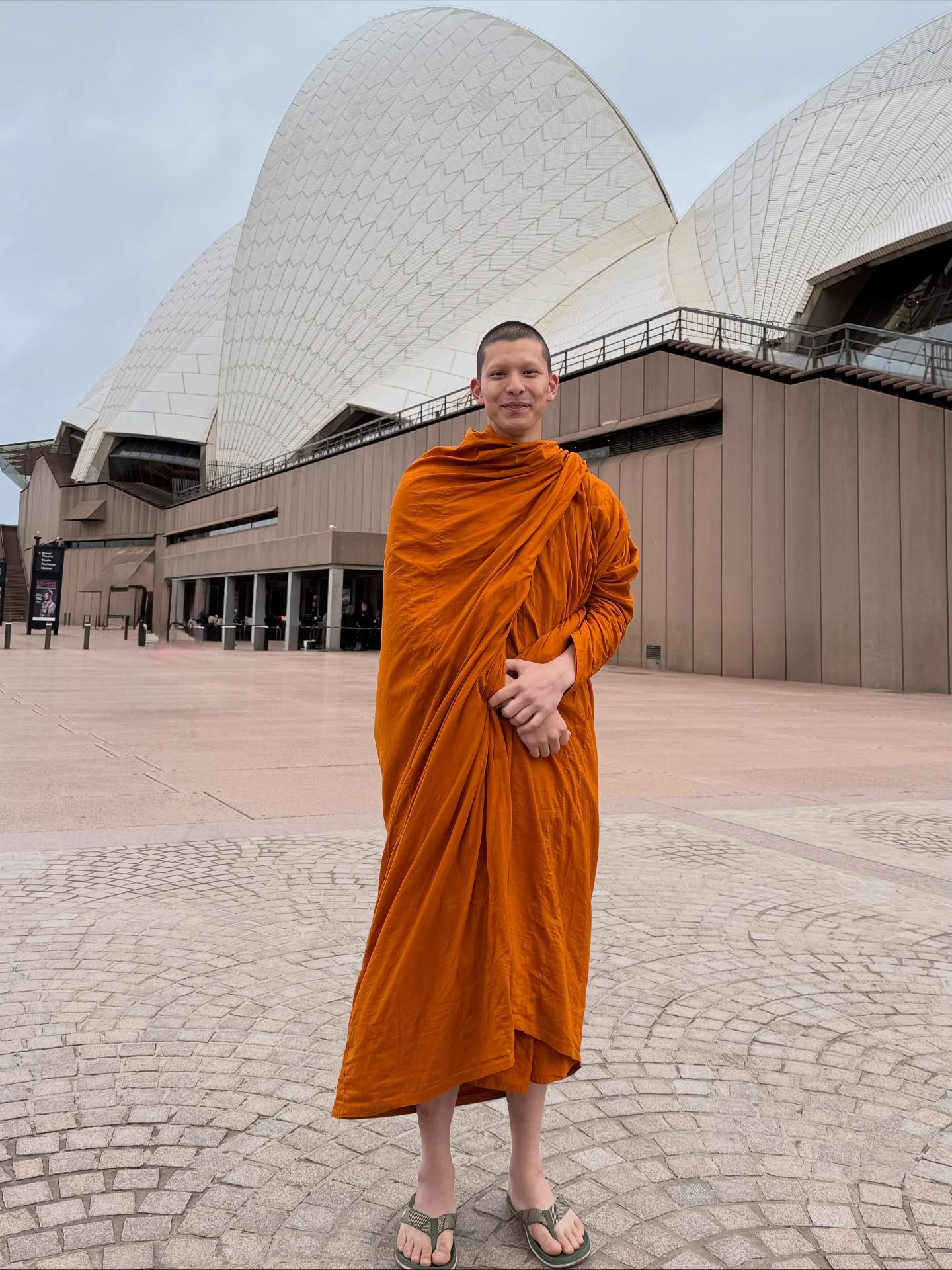 โดม เพชรธำรงชัย