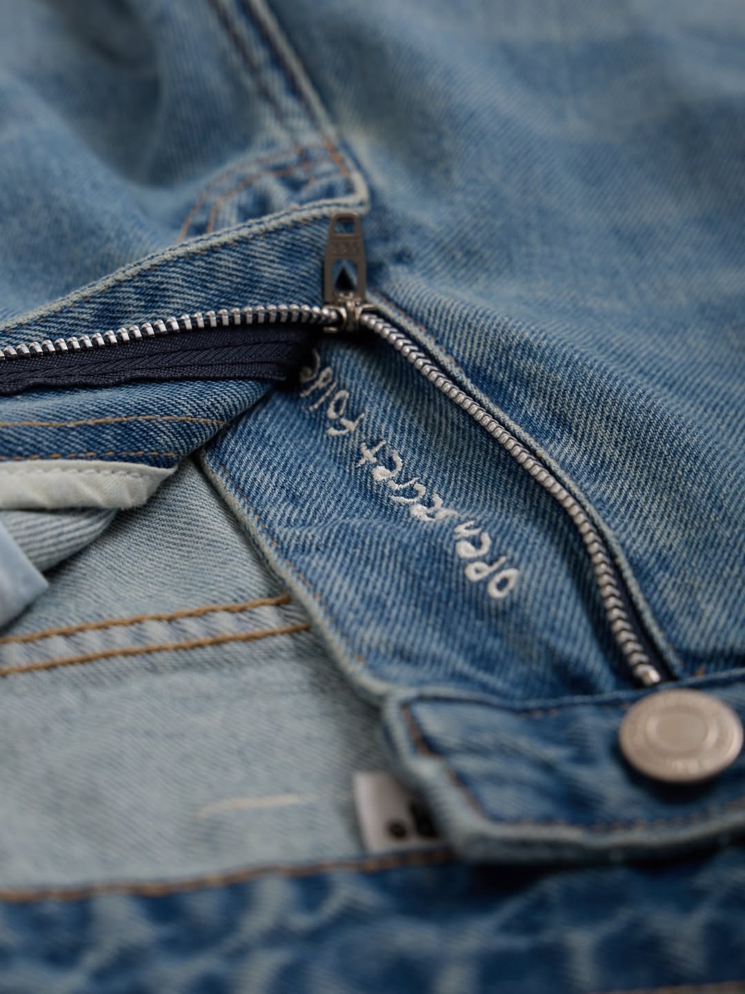 กอล์ฟ - พิชญะ นิธิไพศาลกุล