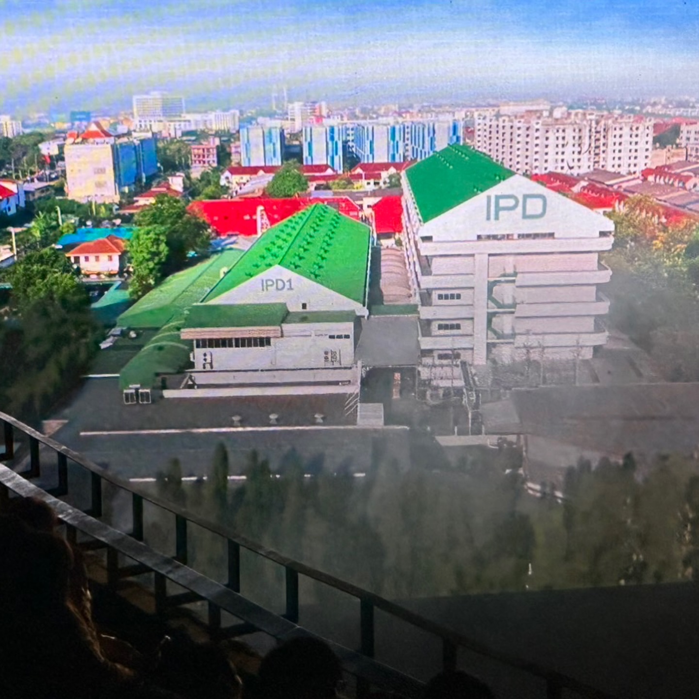 ท็อป - ณัฐเศรษฐ์ พูนทรัพย์มณี