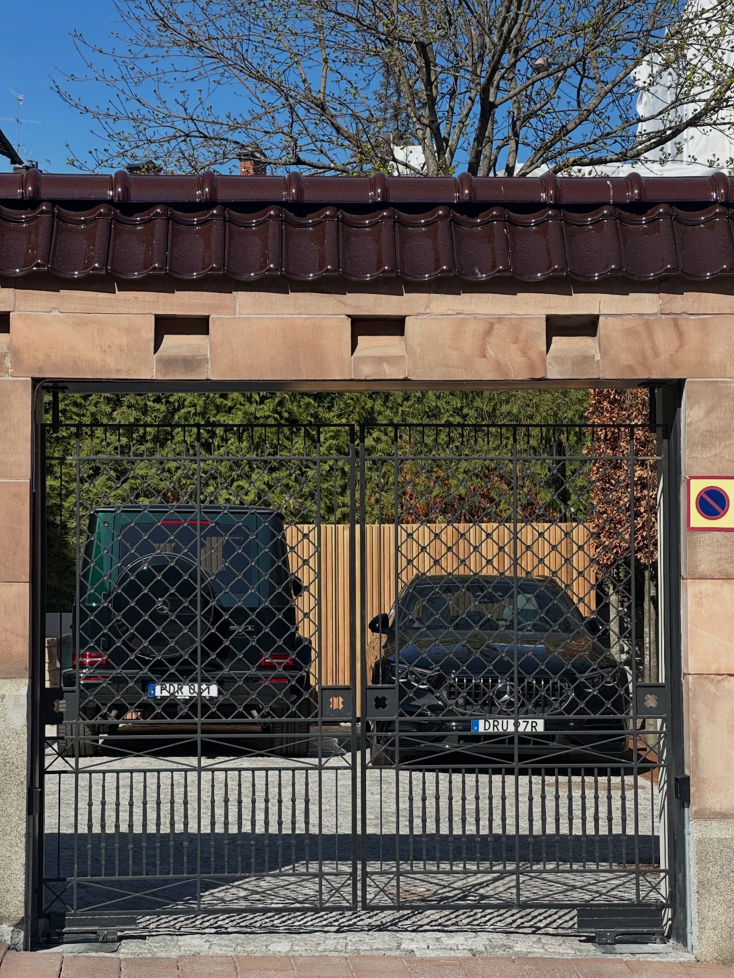 ท็อป - ณัฐเศรษฐ์ พูนทรัพย์มณี