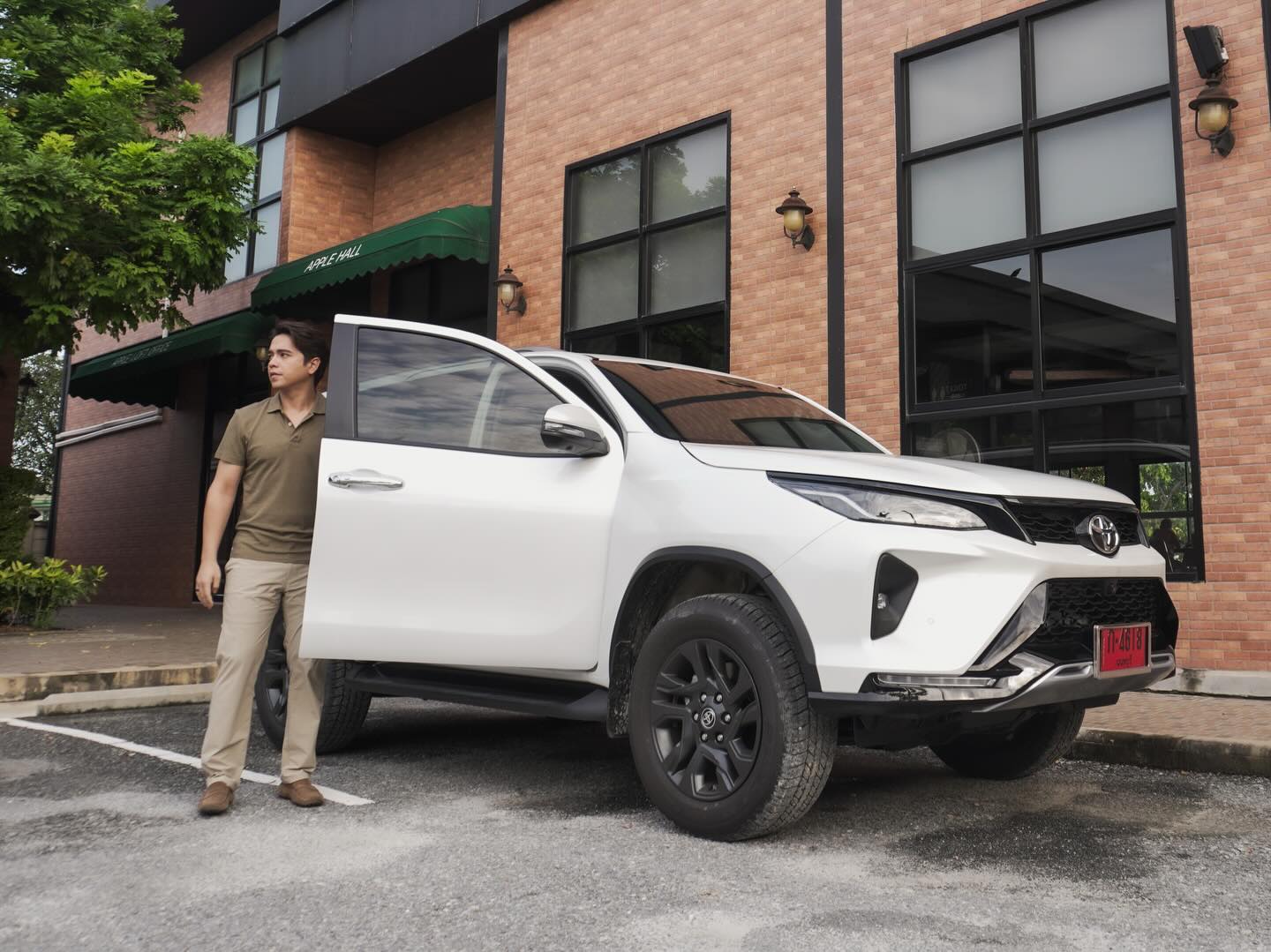 อเล็กซ์ เรนเดลล์