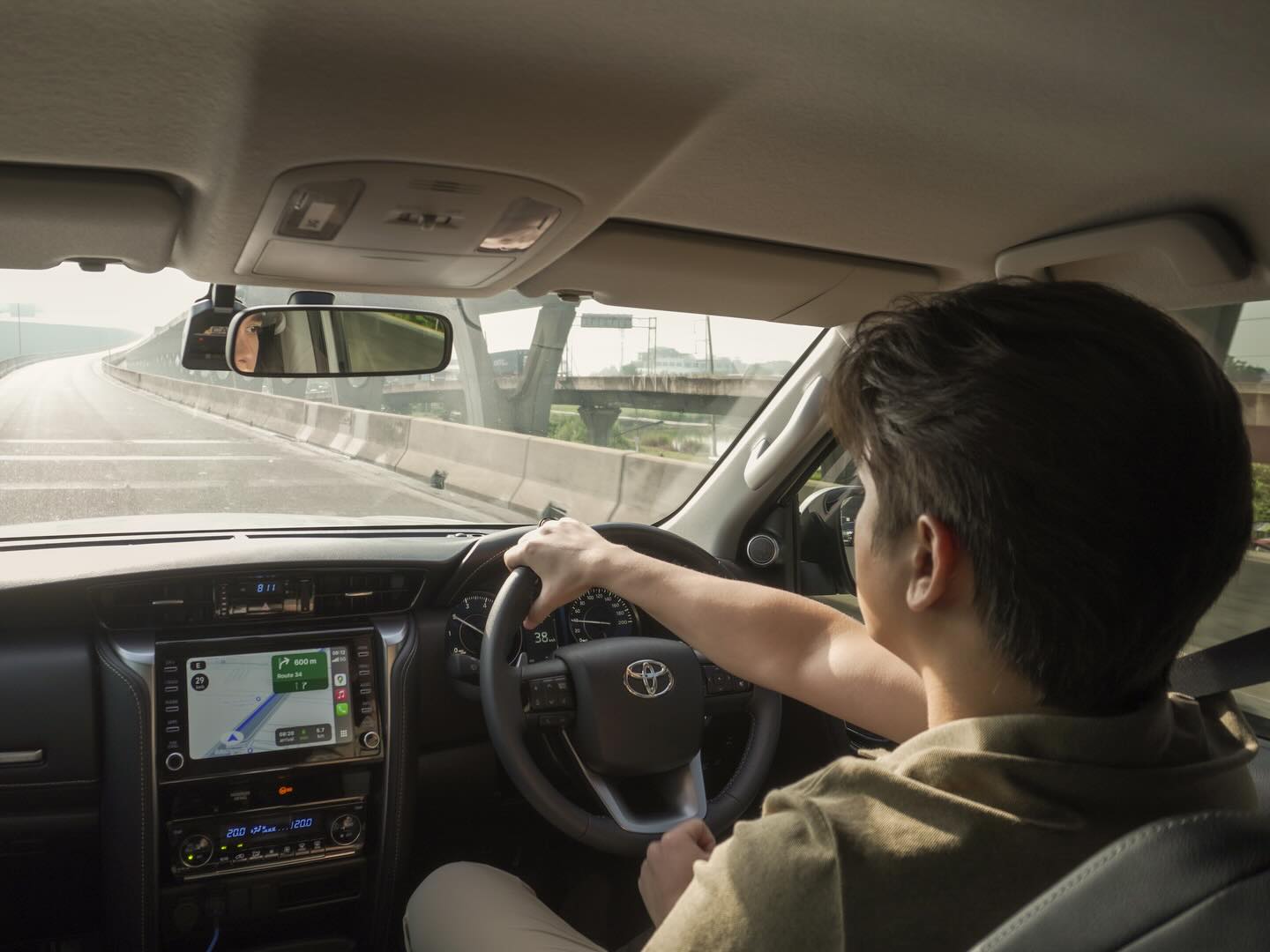 อเล็กซ์ เรนเดลล์