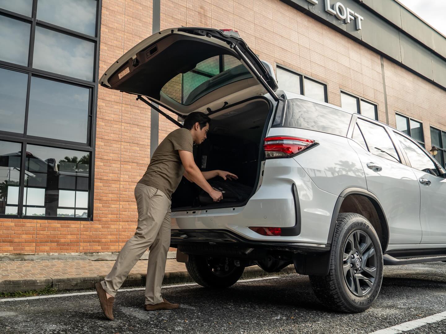 อเล็กซ์ เรนเดลล์