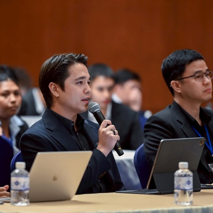 อเล็กซ์ เรนเดลล์