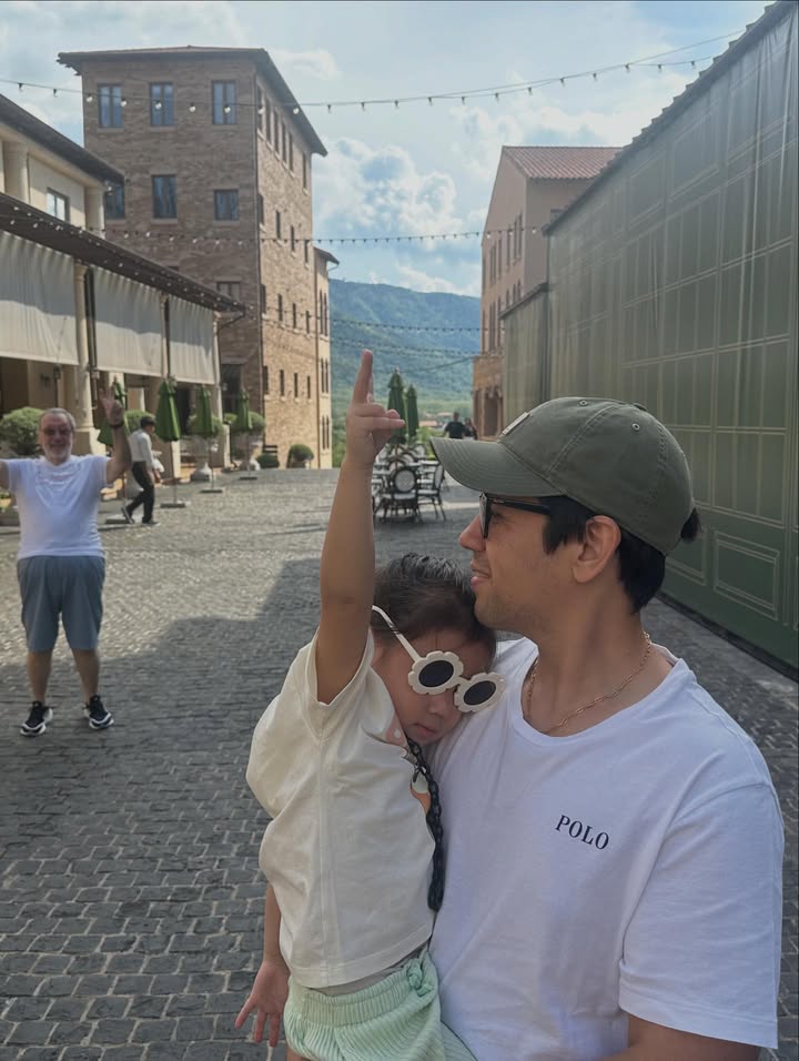 อเล็กซ์ เรนเดลล์