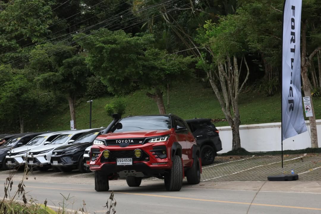 อเล็กซ์ เรนเดลล์