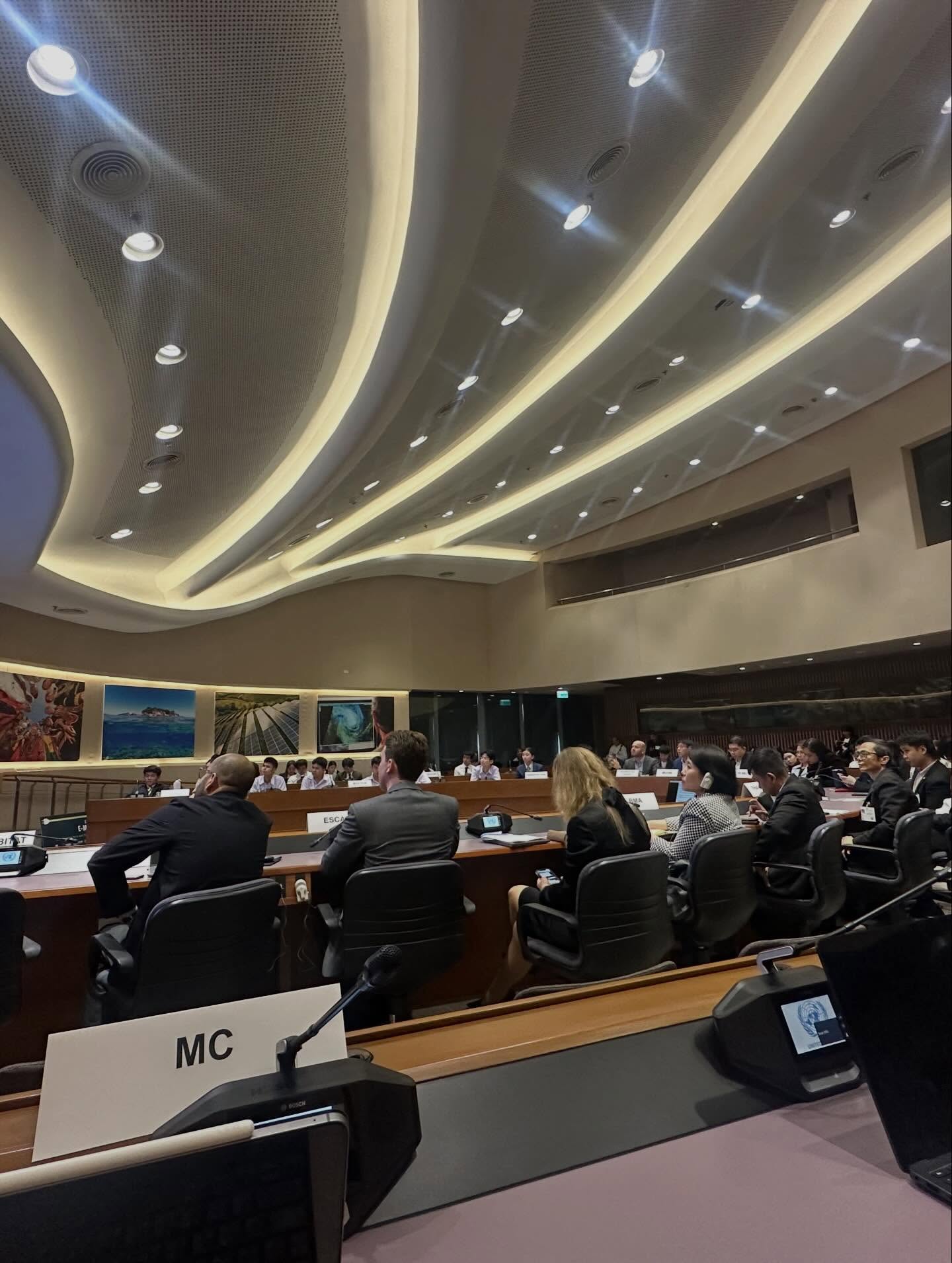 อเล็กซ์ เรนเดลล์