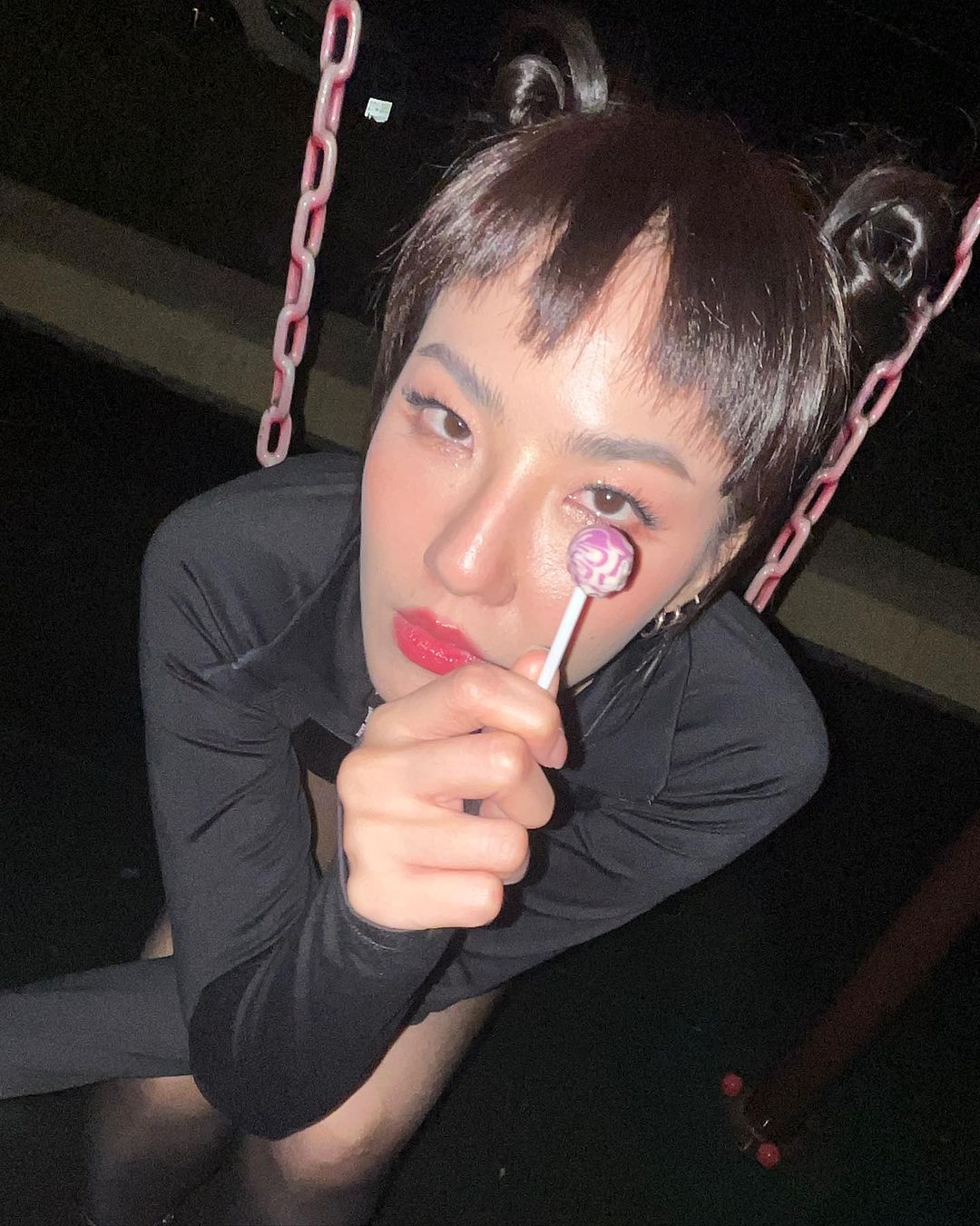 มิ้น - มิณฑิตา วัฒนกุล