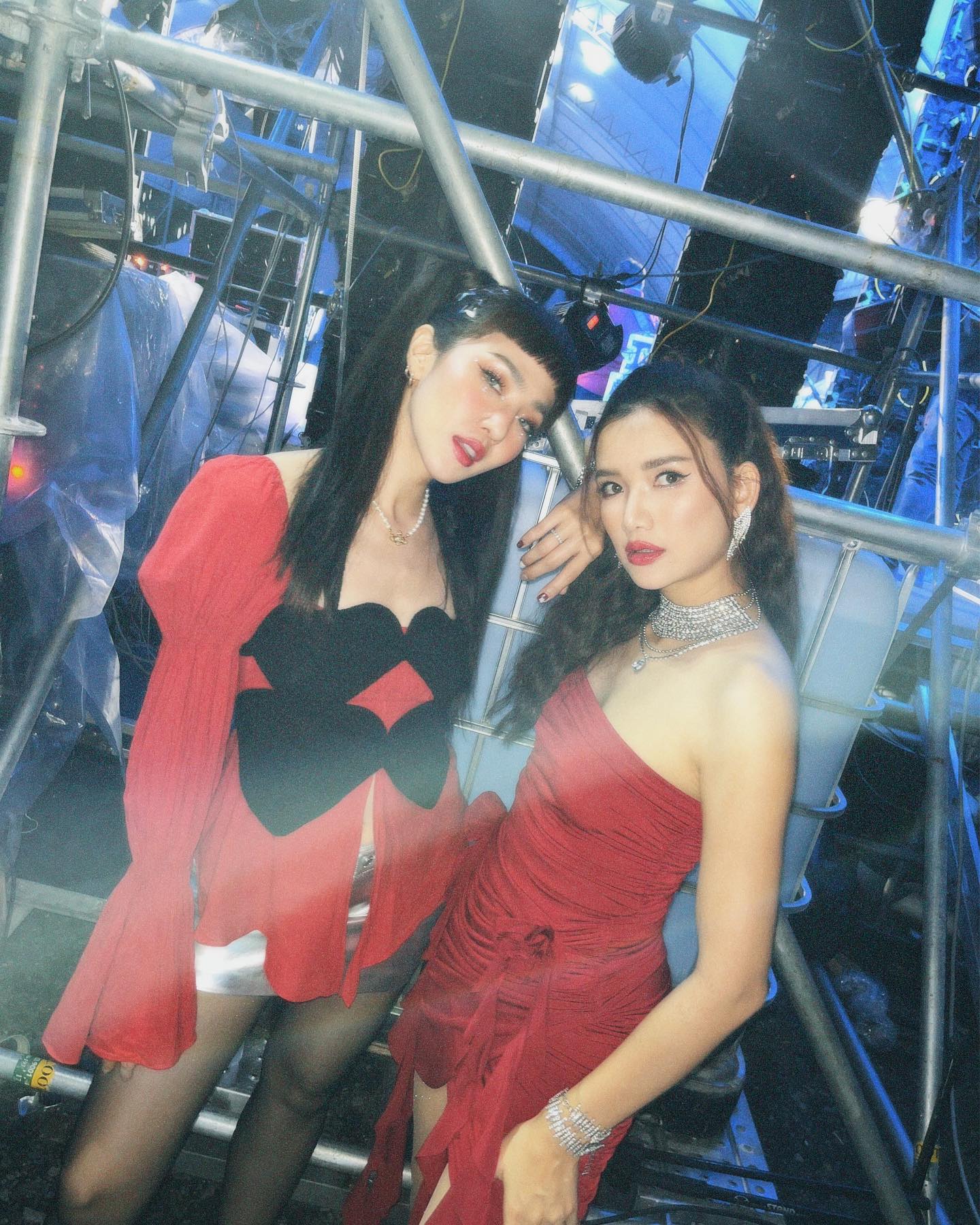 มิ้น - มิณฑิตา วัฒนกุล