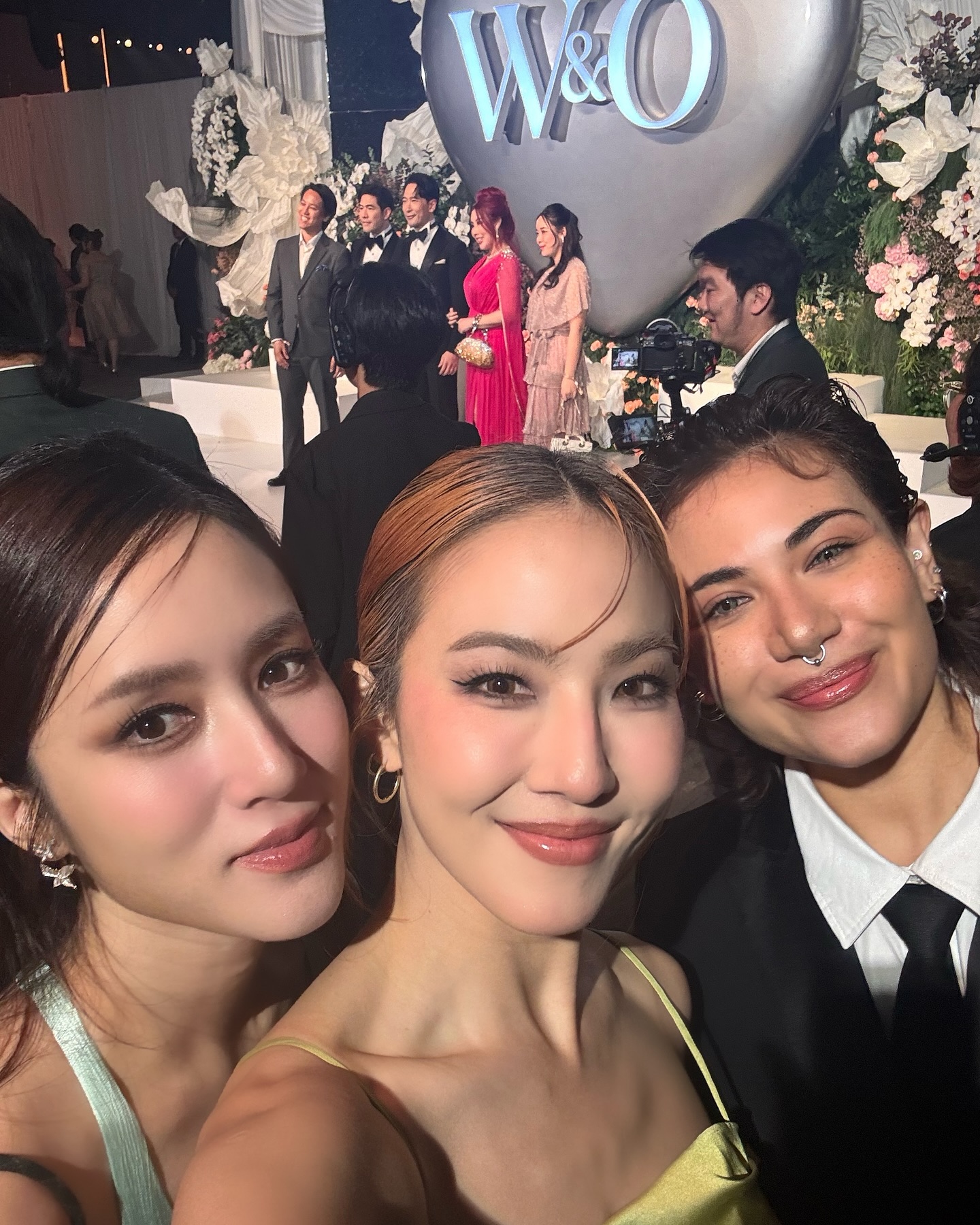 มิ้น - มิณฑิตา วัฒนกุล