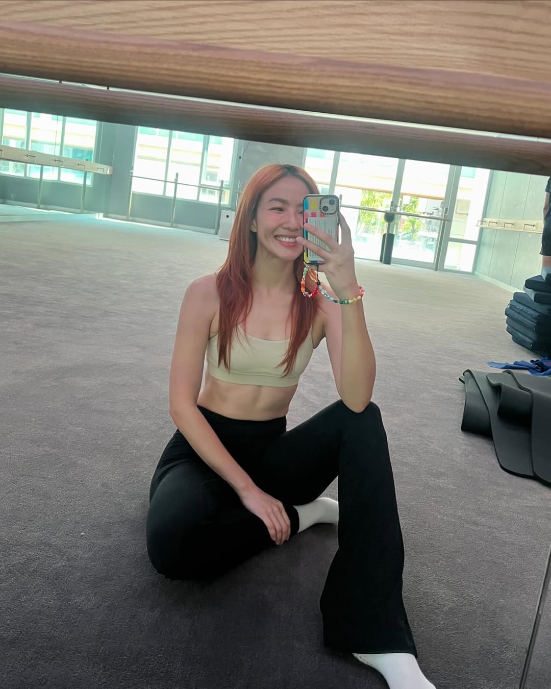 มิ้น - มิณฑิตา วัฒนกุล