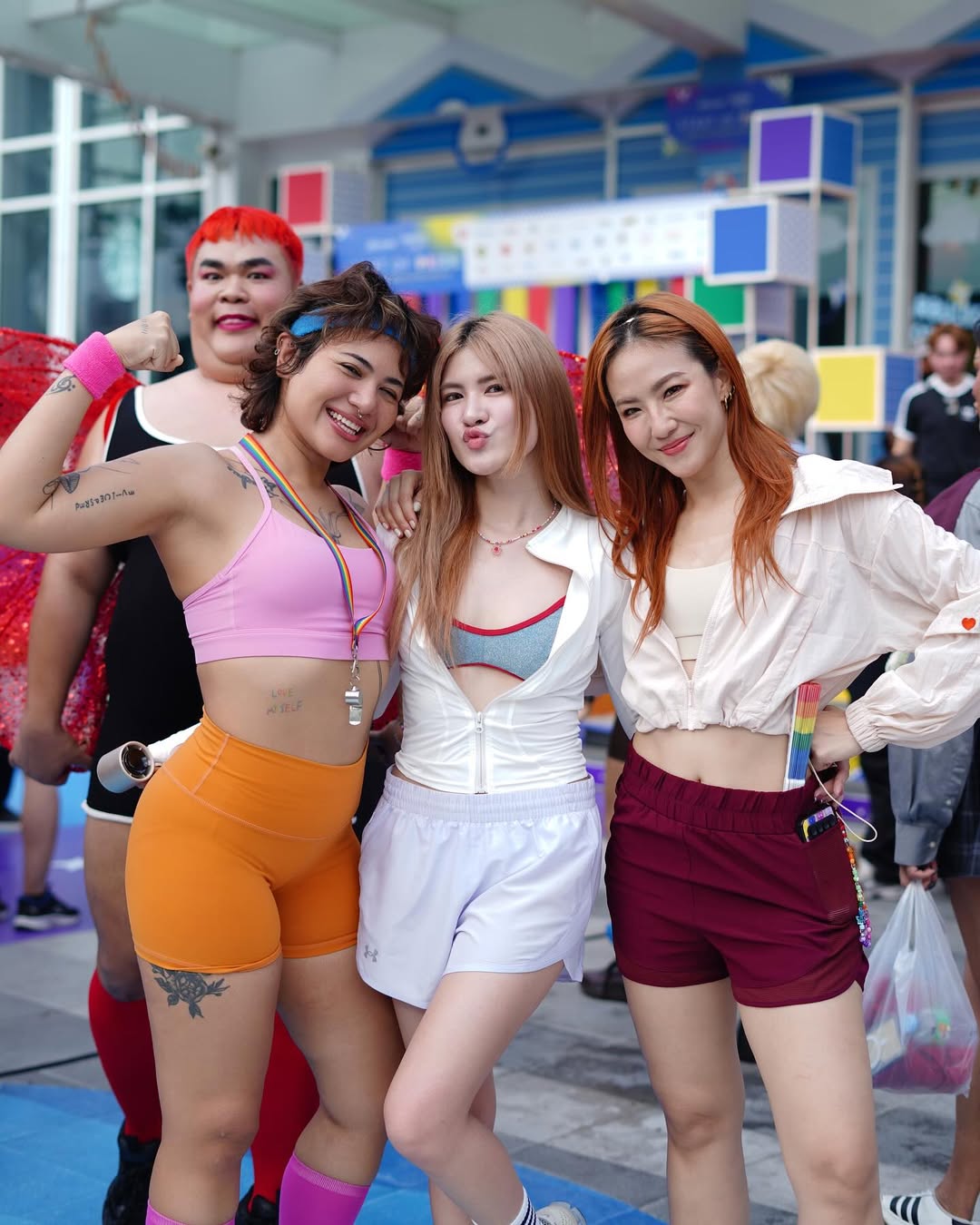 มิ้น - มิณฑิตา วัฒนกุล