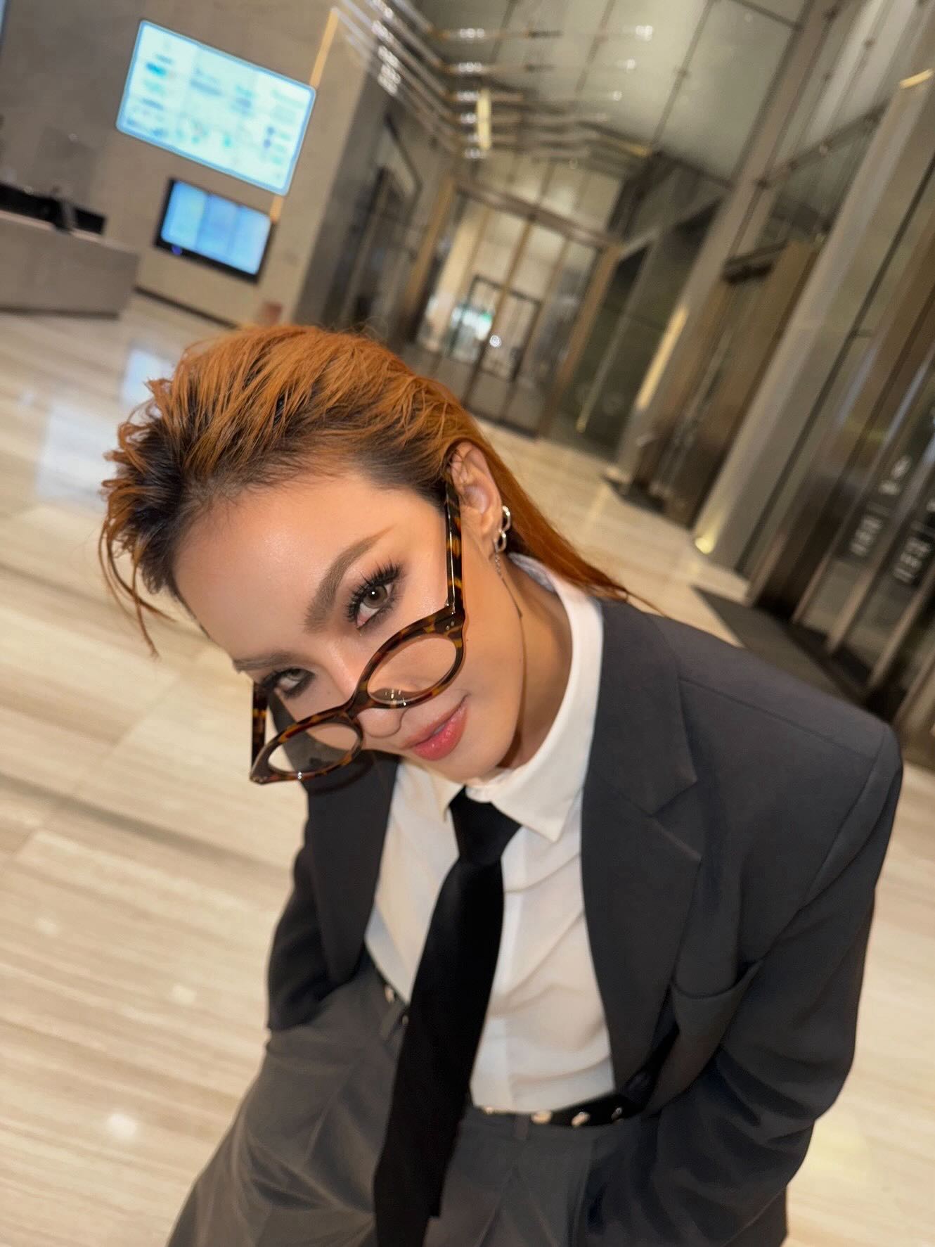 มิ้น - มิณฑิตา วัฒนกุล