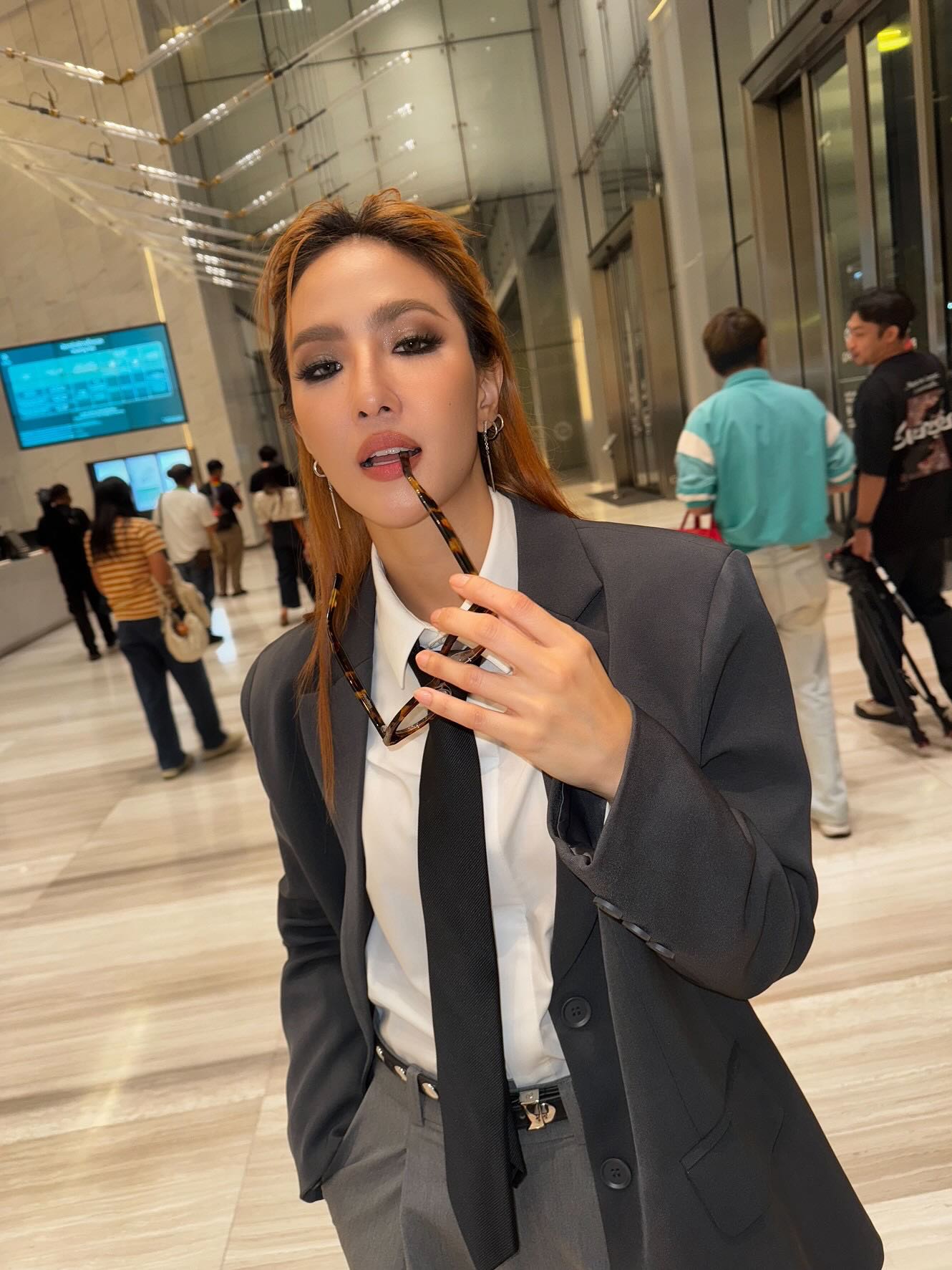 มิ้น - มิณฑิตา วัฒนกุล